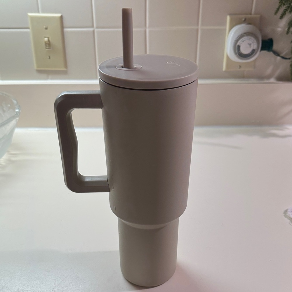 Gray Slm Tumbler with Handle and Straw